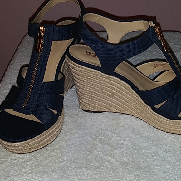 Michael Kors wedges - Picture 2 of 3